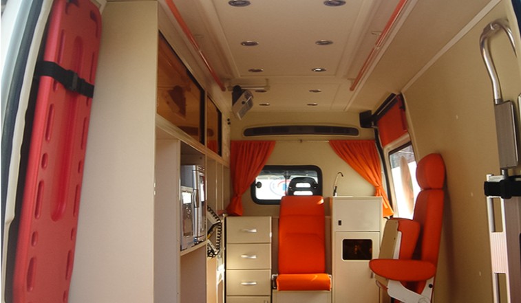 Iveco Ambulance - Internal covering made of Wood - Rayat Medical